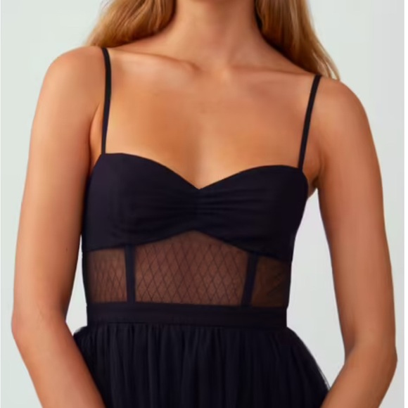 FAME and PARTNERS, BLACK CORSET TIERED GOWN - Picture 4 of 6